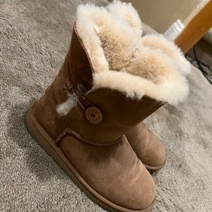 Chestnut brown Uggs